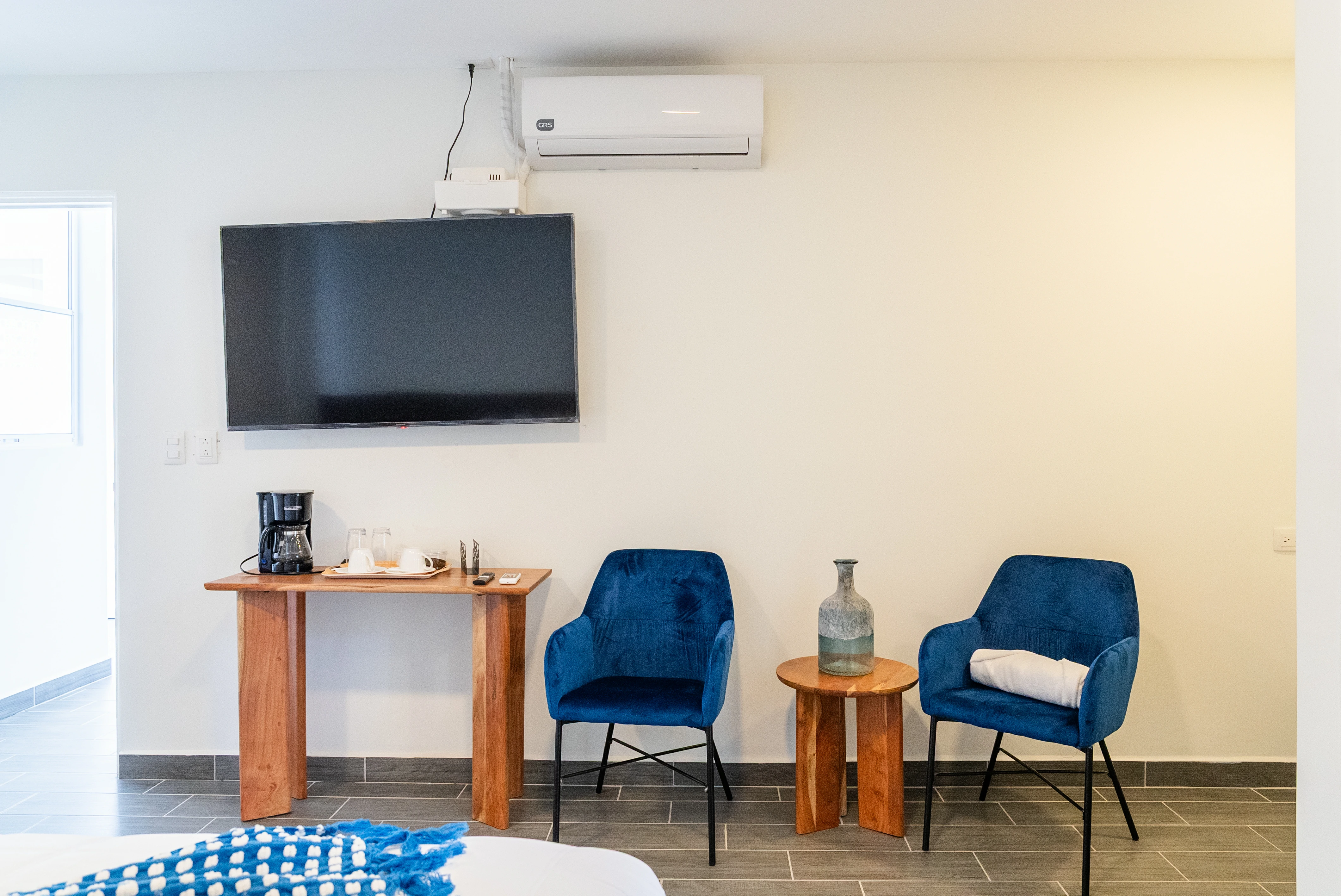 Suite 2